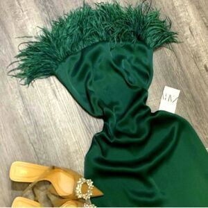 BLOGGER’S FAVE | NWT Zara - Green Feather Satin Effect Strapless Dress